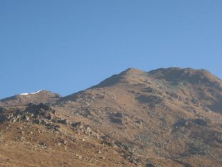 Punta sud (a dx) e punta centrale (a sx) da poco sopra le case Piazza