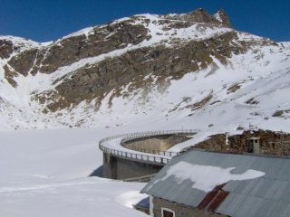 colle del nivolet visto dal lago dell'agnel (asciutto)
