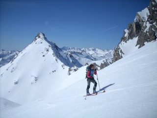 salendo con TRE VESCOVI alle spalle