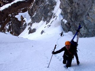 La rampa ripida fra le due sellette della variante