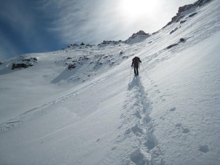 La cima sullo sfondo a sinistra