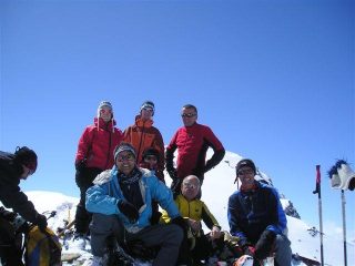 foto di gruppo in vetta