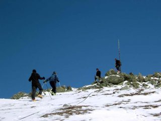 salita senza sci sulla punta