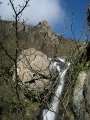 il rio di Vallescura e il primo risalto del crestone