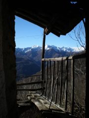 scorcio dalla betassa sula valle di locana