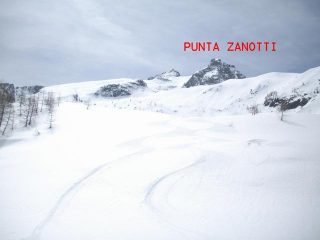 neve perfetta anche sotto il rifugio