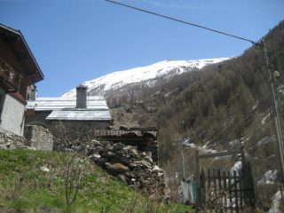 la montagna fotografata dall'abitato di Rochemolles