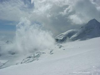 nuvolaglie e giochi di luce verso l'Allalinhorn