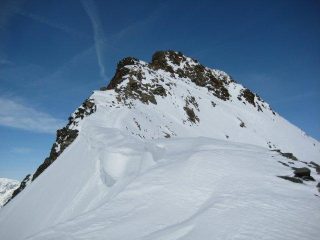 La crestina finale dove si uniscono le 2 vie di salita allo chateau
