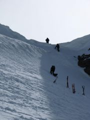 I primi di oggi nei pressi della cornice/muretto