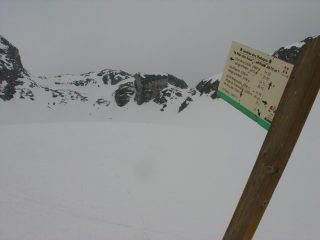 I colletti da passare sulla bastionata a fianco del Pic du Diable