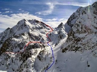 Il Vallone e la Cima del Latous. In blu variante di discesa.