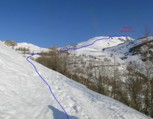 Itinerario Monte Antoroto, visto dalla strada prima della 
