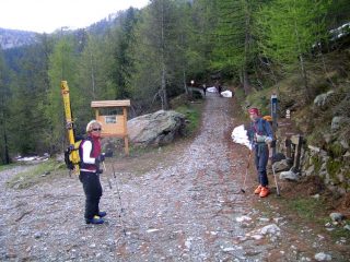 inizio strada per il rifugio del Laus