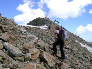 la cima vicina