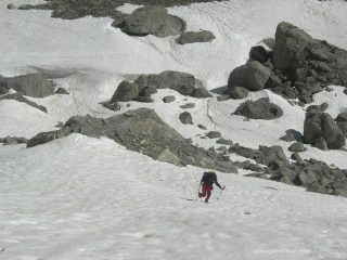 il ripido pendio alla base