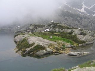 L`isolotto del lago Lazin