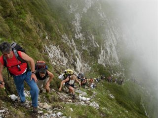 Sulla traccia verso la vetta