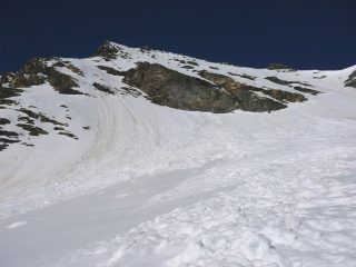 Alla base del pendio