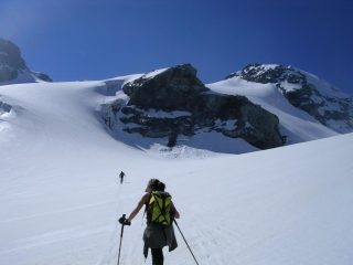 La cima Tuckett sulla dx