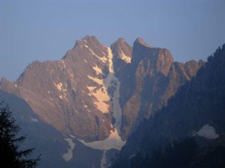 Il canalone dal sentiero salendo alla sera