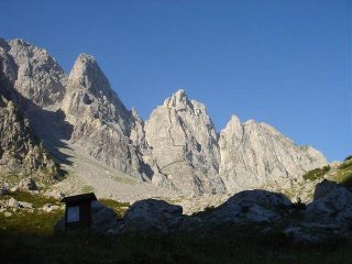 La via Comino Casanova silla cima dell'Armusso