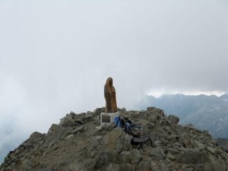 in cima al gelas