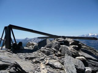 la croce abbattuta