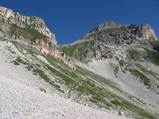 Il Pizzo d'Intermesoli con il versante di salita dalla Sella dei Grilli