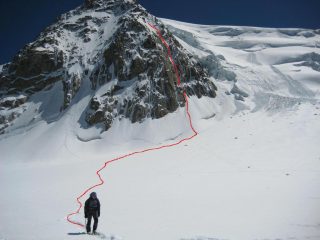 la traccia di avvicinamento e di salita.