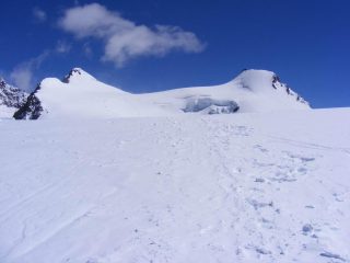Gifetti e Zumstein dal col del Lys