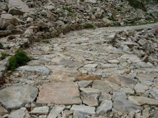 Lo splendido sentiero verso il Colletto del Valasco