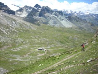 Discesa verso il Rif. Sogno di Berdze'