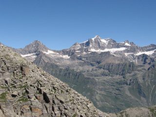Panorama su Ciarforon e Gran Paradiso