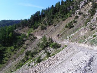 Qui c'era un frana, ora la strada è perfetta
