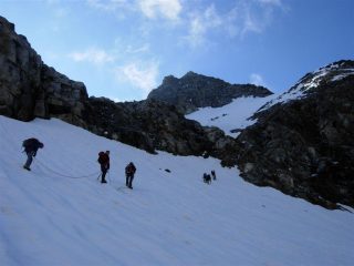 Il ghiacciaio prima del canalino e la cima sullo sfondo