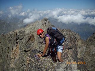 Mattia in cresta, dietro la cima Nord-Ovest 