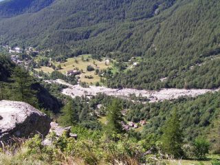 La frana scesa su Bar Cenisio