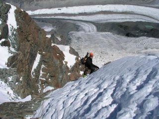 Inizio della discesa dalla punta 4106 mt