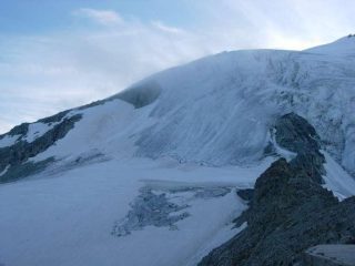 Il tratto sotto la seraccata visto dal Rifugio