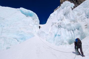 Salendo al Campo 1 dell'Alpamayo