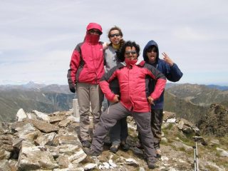 Foto di gruppo sulla cima! Io son dietro alla macchina foto!