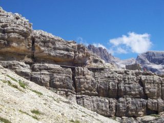 Passerella di accesso al pianoro del rifugio