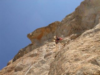 L'atletica fessura della settima lunghezza