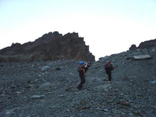 sulla pietraia che conduce al colle delle cadreghe