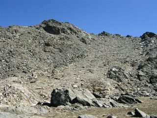 La Cima di Pienasea con il pendio di discesa