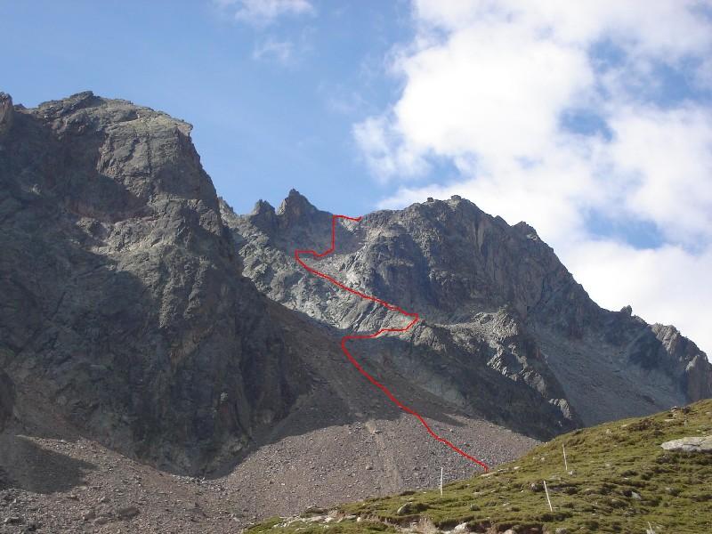 L'itinerario di salita visto dal Rifugio Crete Seche