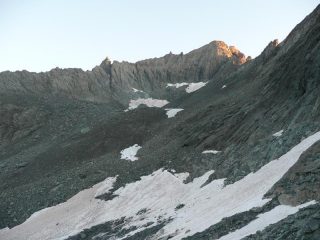 il traverso sotto le rocce pareis