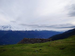 Dall'alpe d'Arguel verso la bassa valle...