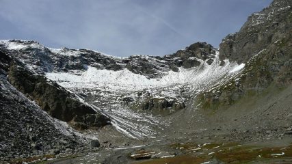 Al centro il Colle della Losa , a dx il passo Galisia 